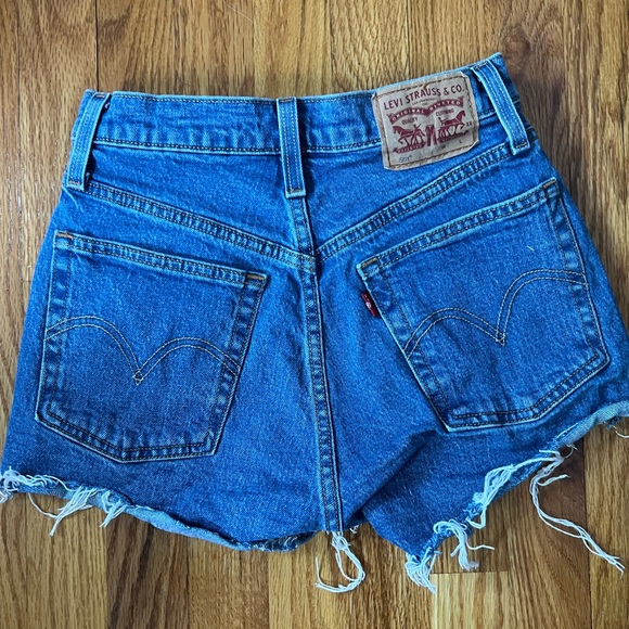 Levi 501 size 24 shorts - Picture 2 of 4